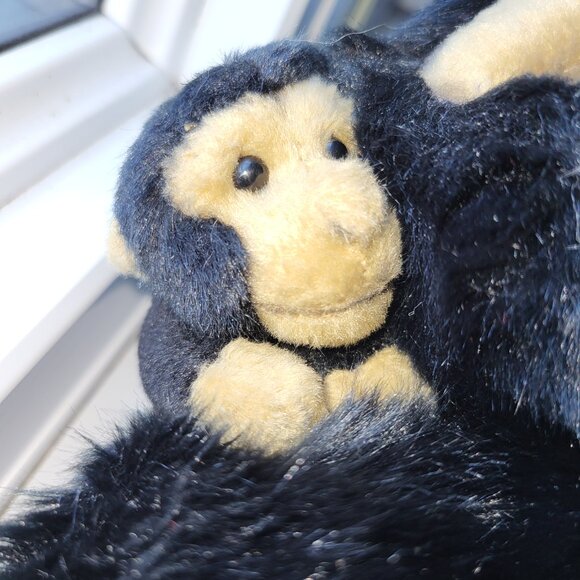 Russ Berrie/Yomiko Classics Black/Brown Chimpanzee with baby on shoulder - Picture 11 of 11